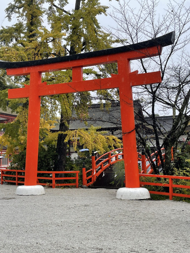 輪橋(そりばし)と鳥居
